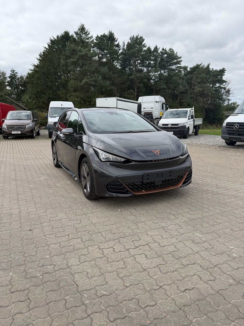 Grå Cupra Born fra 2023