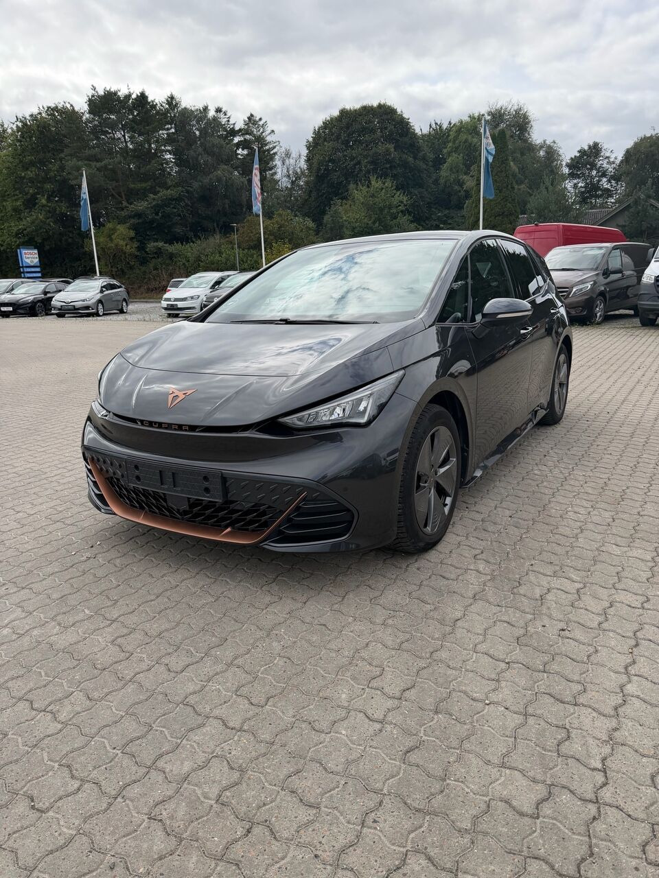 Grå Cupra Born fra 2023