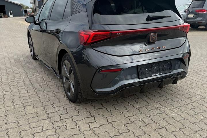 Grå Cupra Born fra 2023