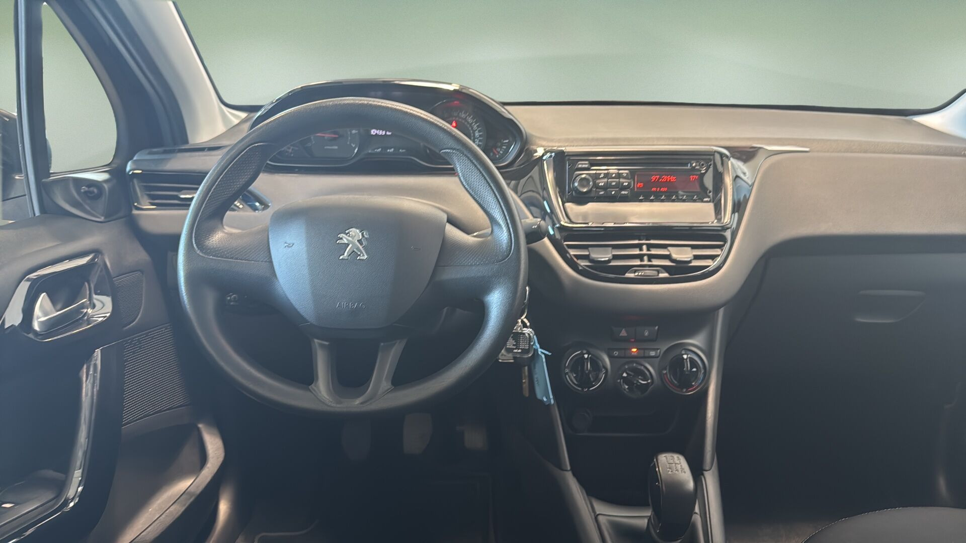 Sort Peugeot 208 fra 2014