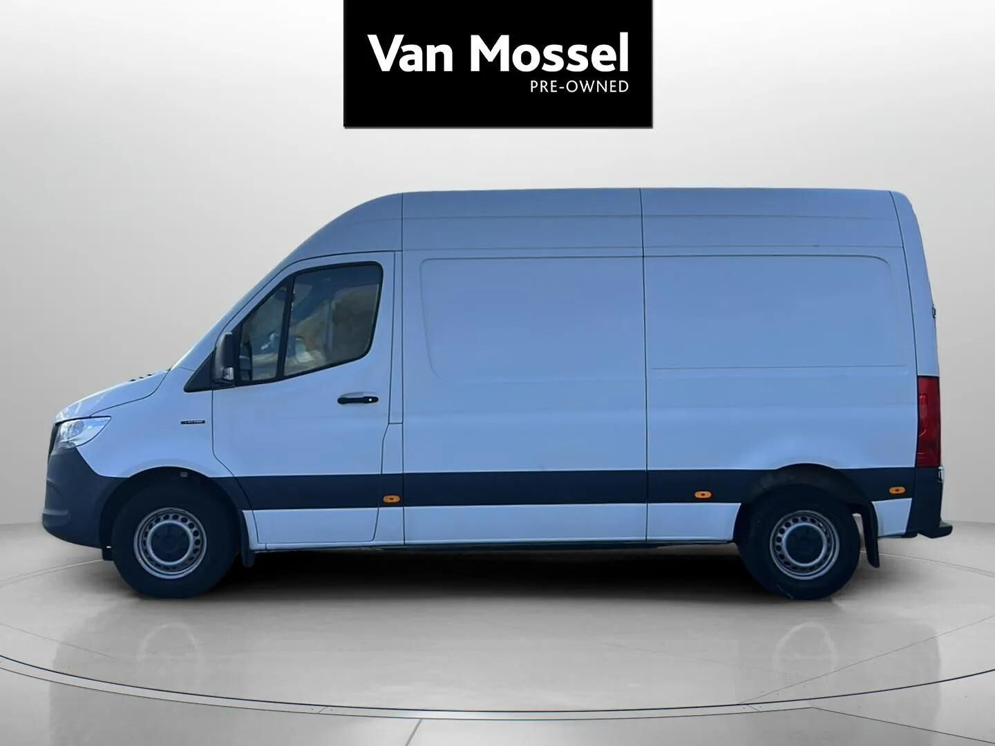 Hvid Mercedes eSprinter fra 2022