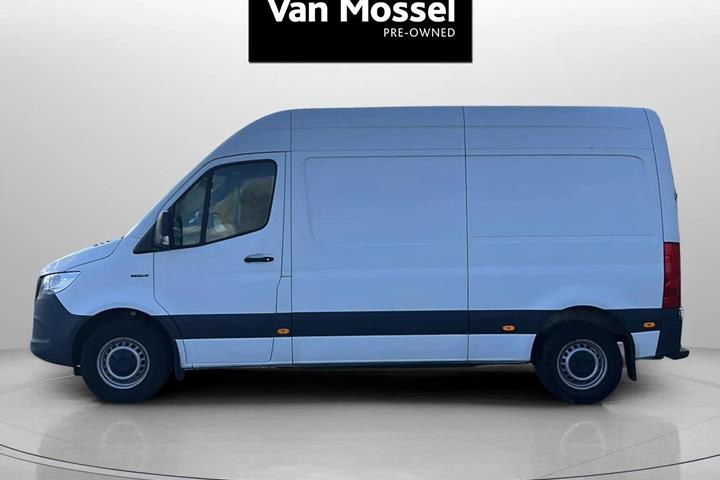 Hvid Mercedes eSprinter fra 2022