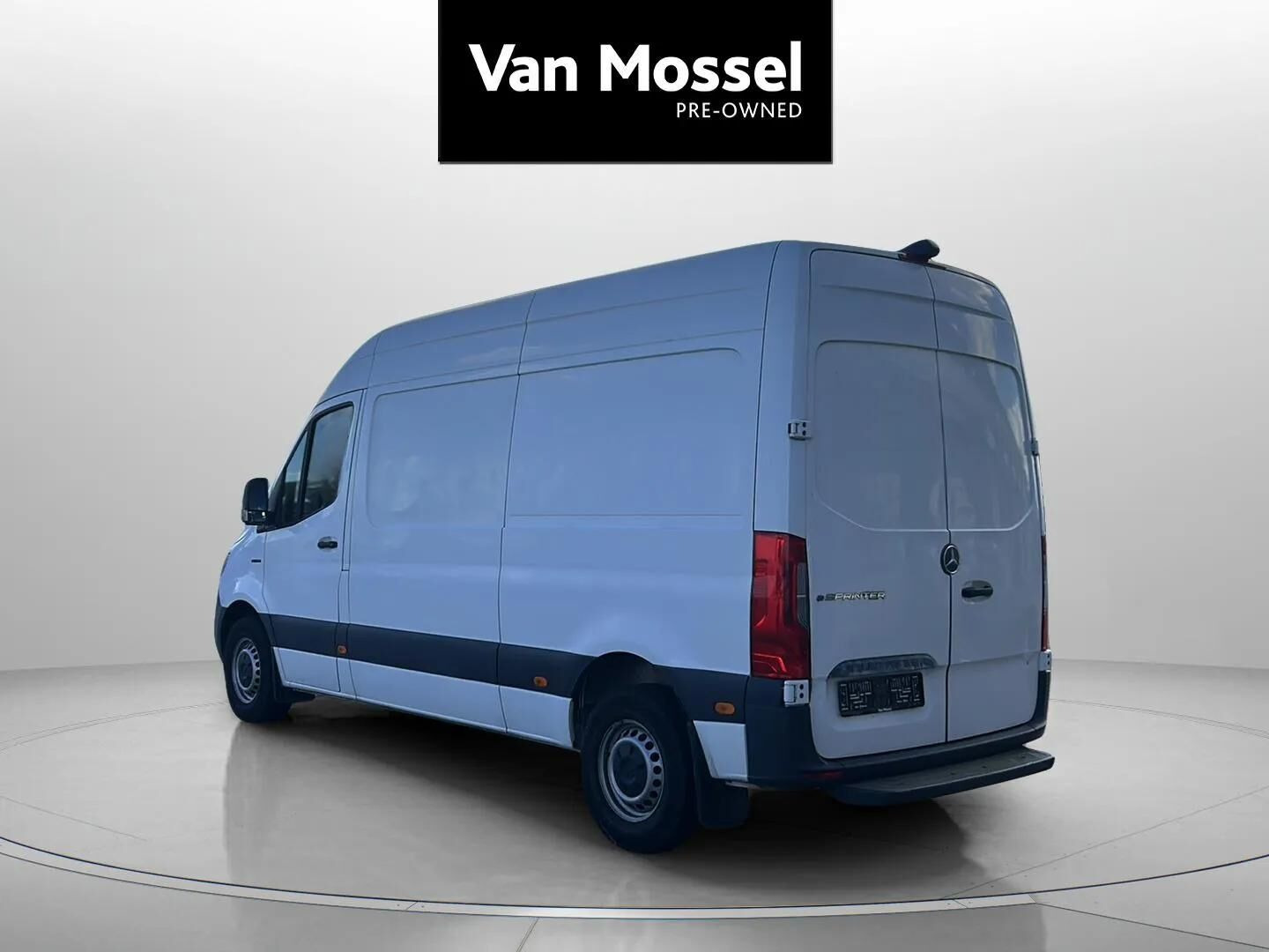 Hvid Mercedes eSprinter fra 2022