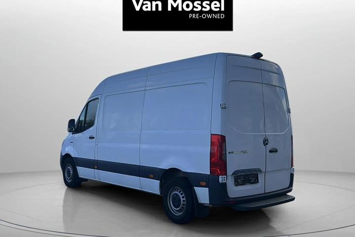 Hvid Mercedes eSprinter fra 2022
