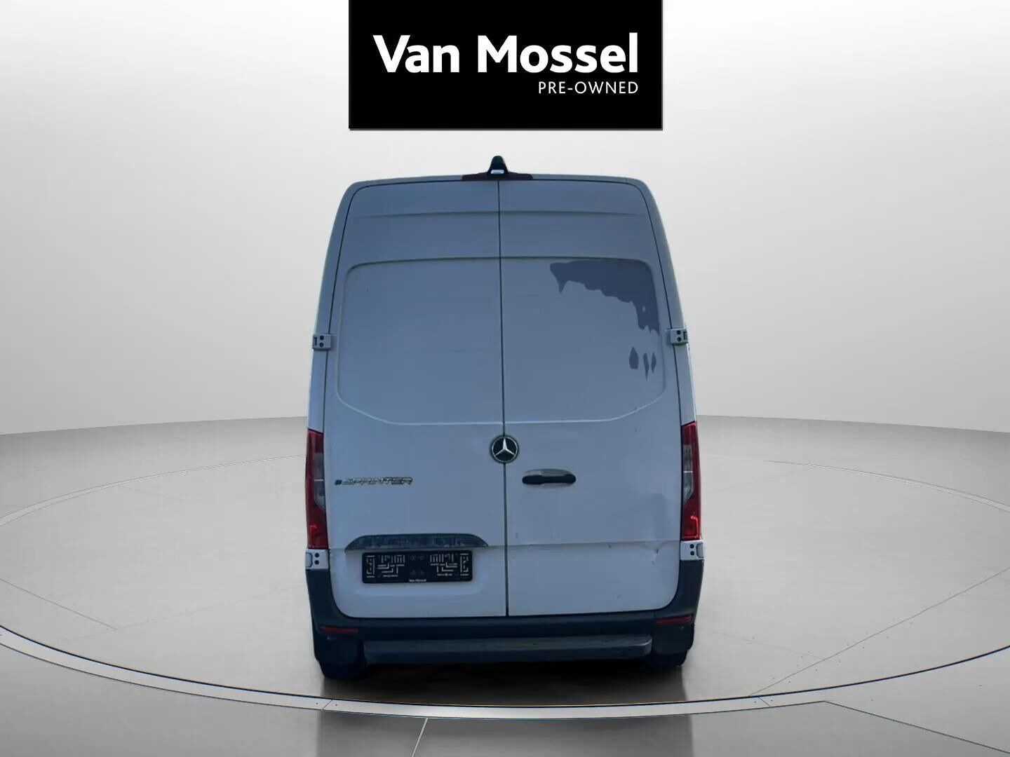 Hvid Mercedes eSprinter fra 2022