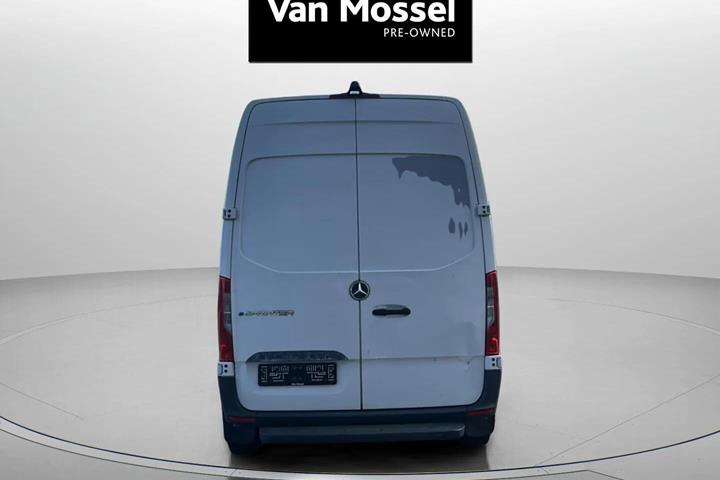 Hvid Mercedes eSprinter fra 2022