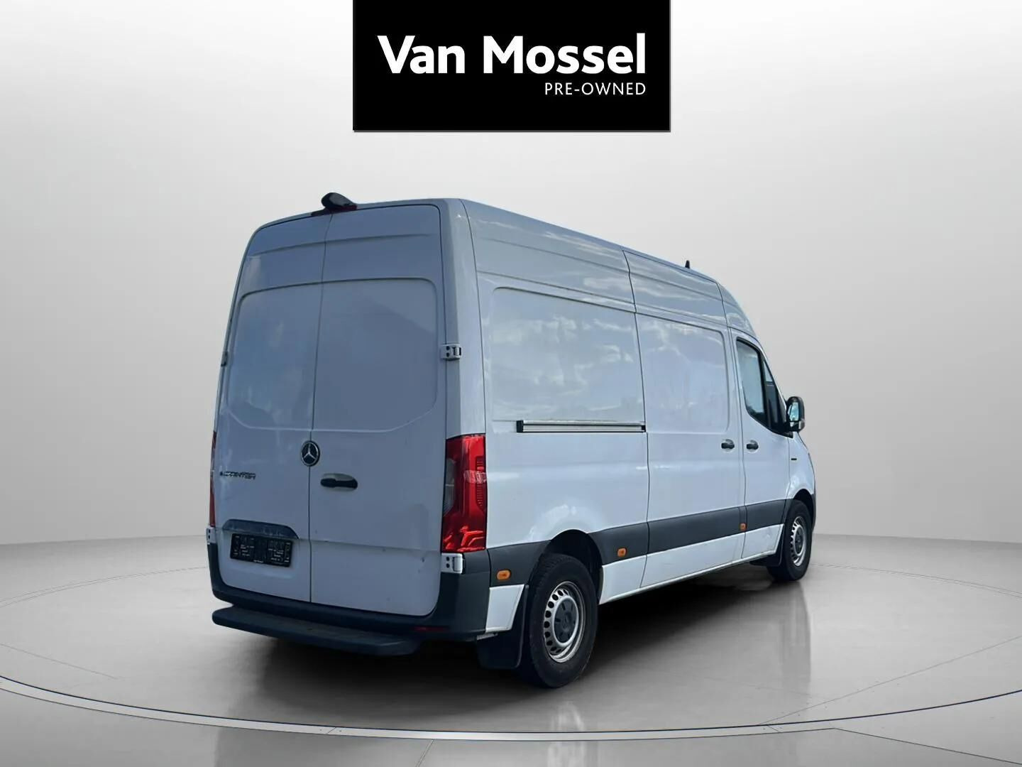 Hvid Mercedes eSprinter fra 2022