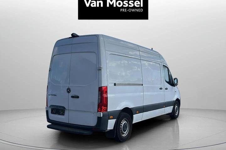 Hvid Mercedes eSprinter fra 2022