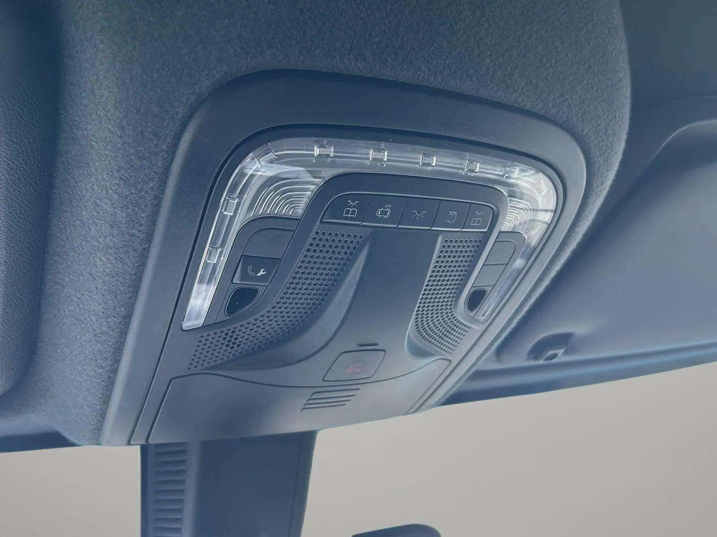 Hvid Mercedes eSprinter fra 2022