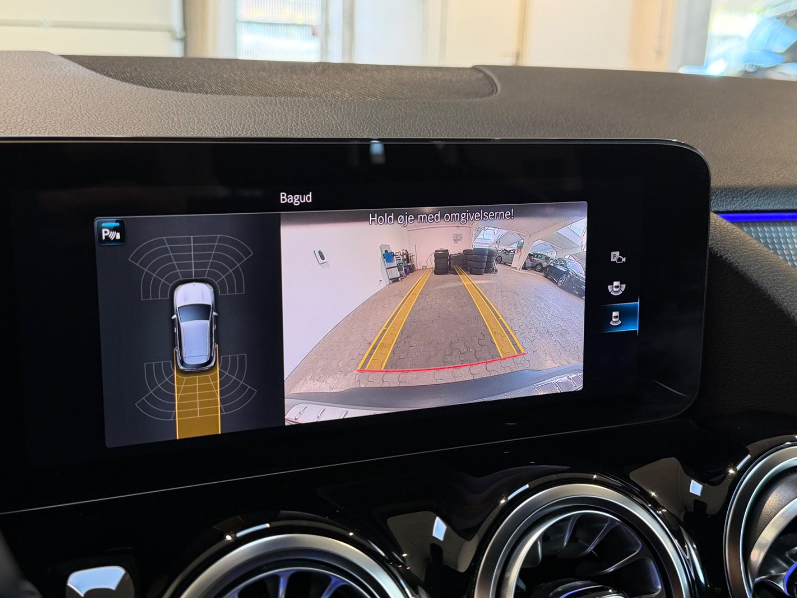 Grå Mercedes EQA250 fra 2023
