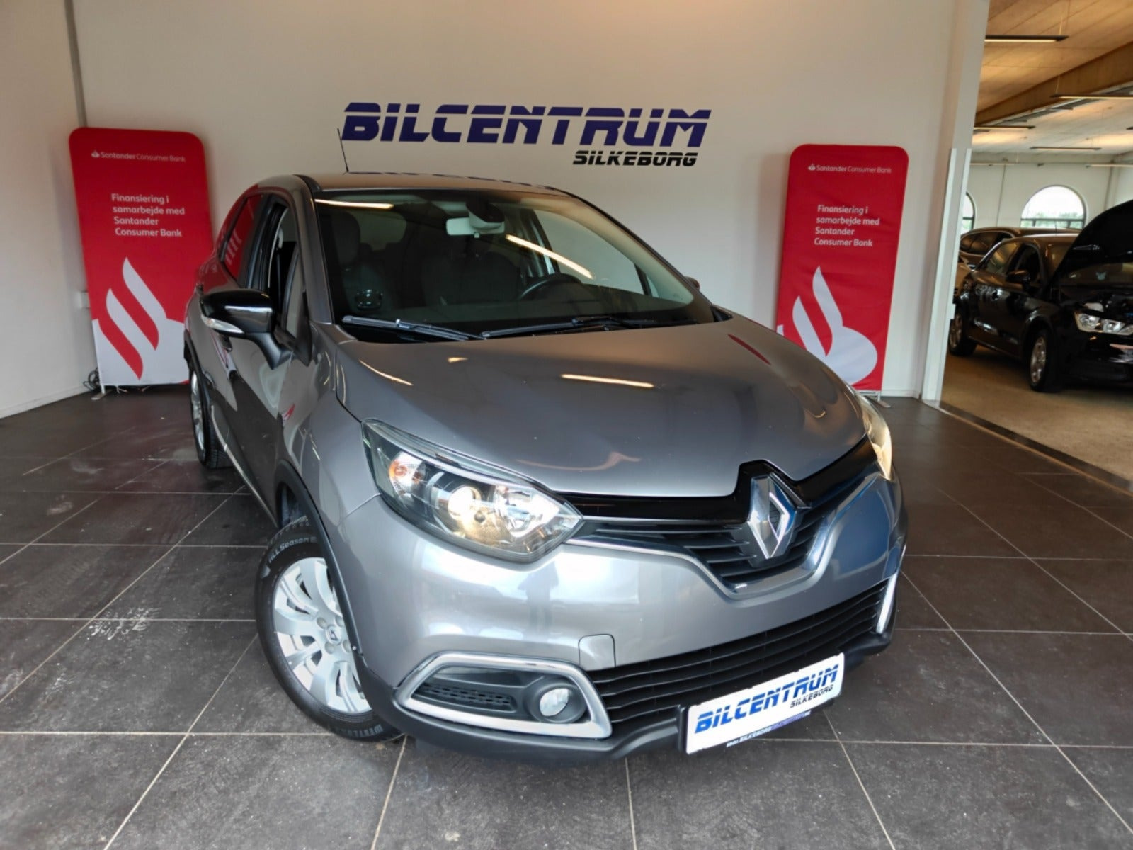 Grå Renault Captur fra 2016