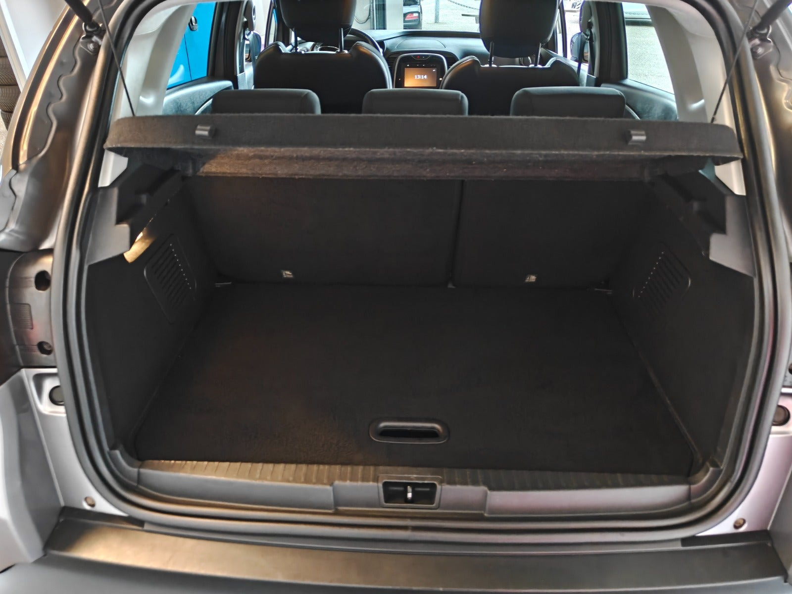 Grå Renault Captur fra 2016