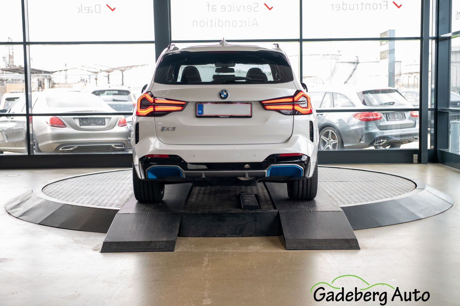 Hvid BMW iX3 fra 2022