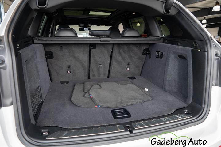 Hvid BMW iX3 fra 2022