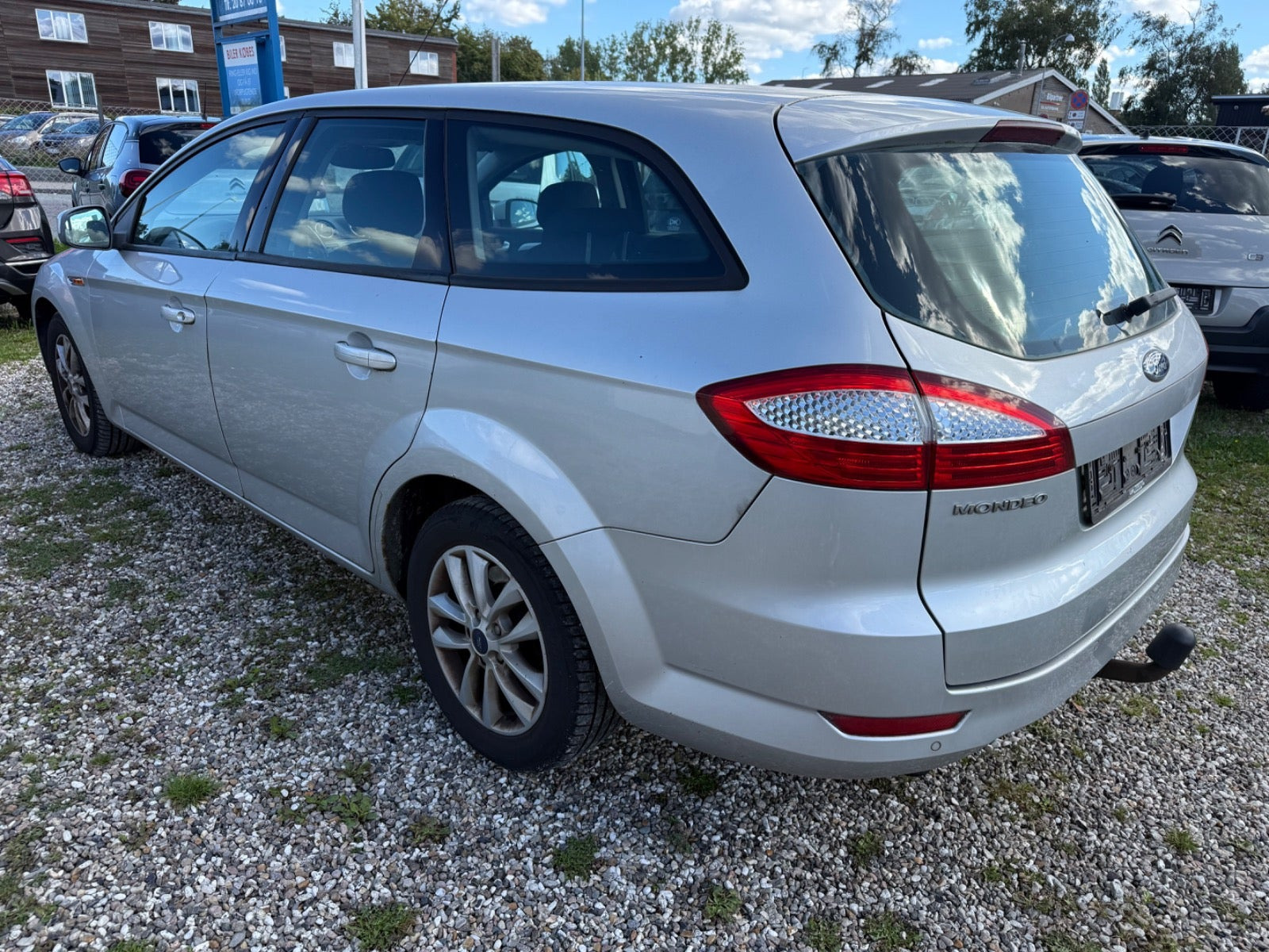 Grå Ford Mondeo fra 2009