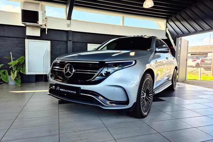 Sølv Mercedes EQC400 fra 2023