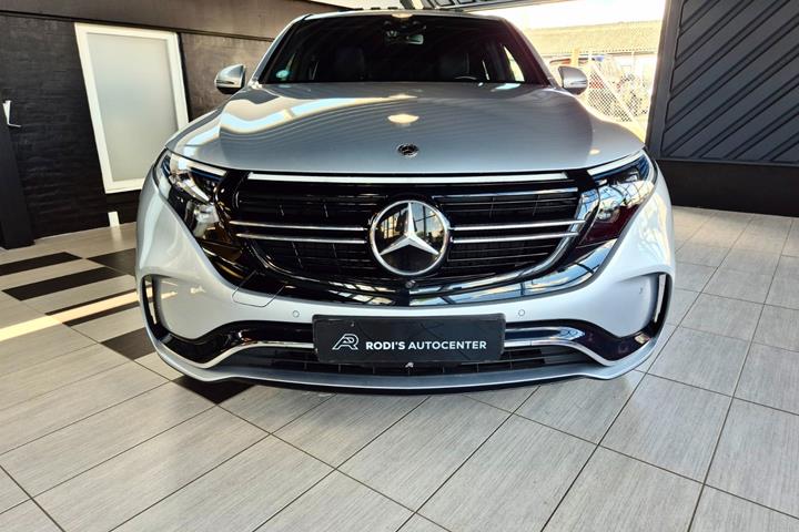 Sølv Mercedes EQC400 fra 2023