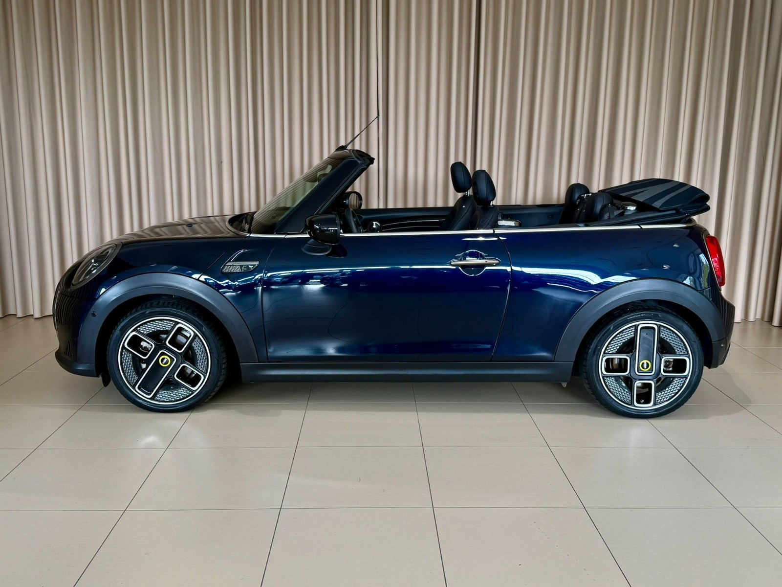 Mini Cooper SE Cabriolet