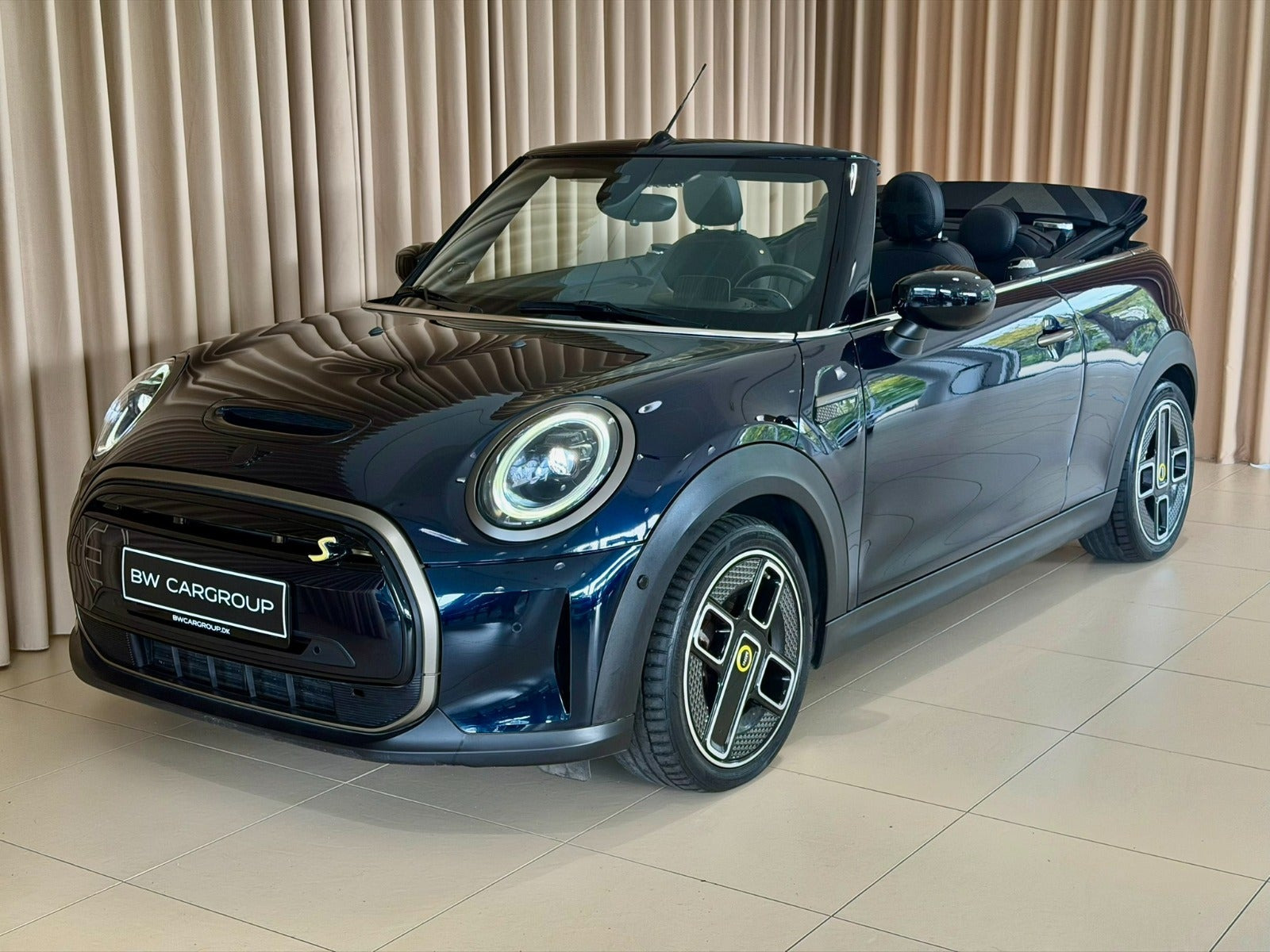 Sort Mini Cooper SE fra 2023