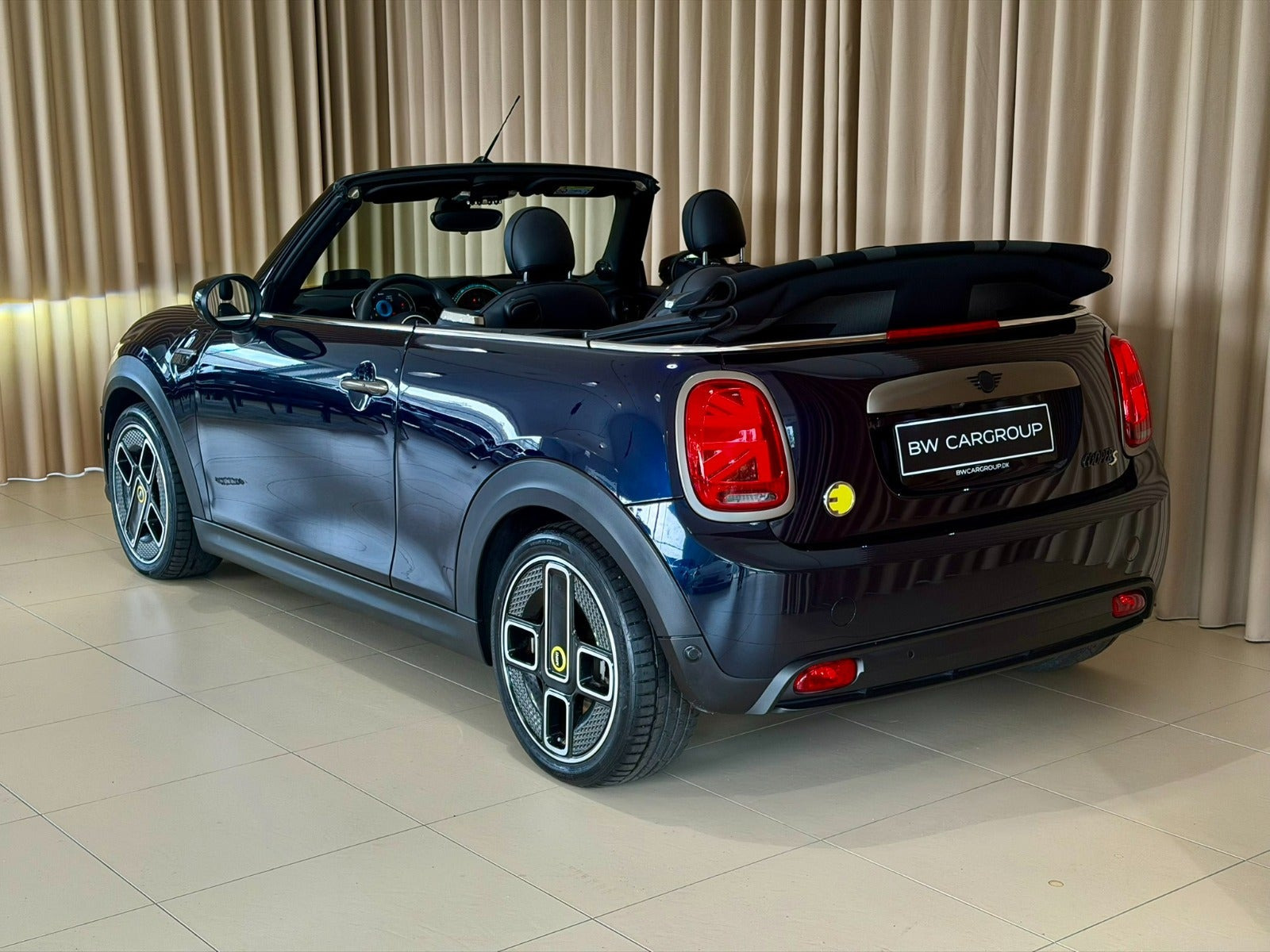 Sort Mini Cooper SE fra 2023