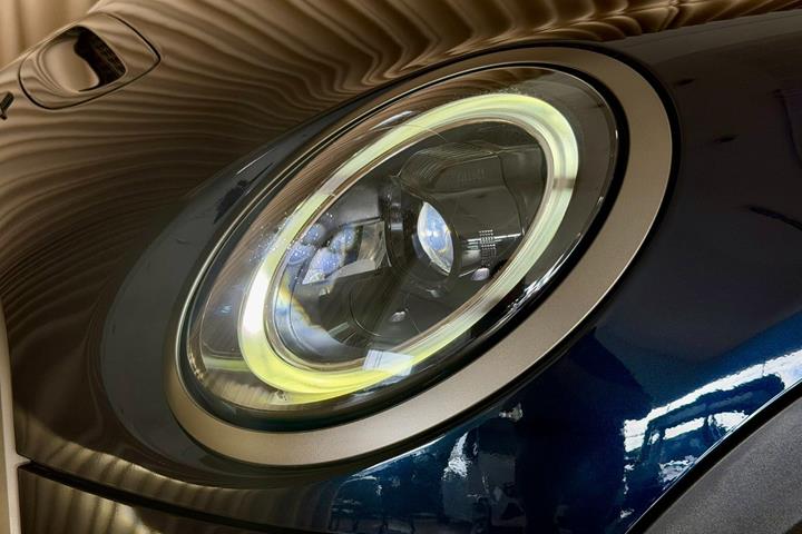 Sort Mini Cooper SE fra 2023
