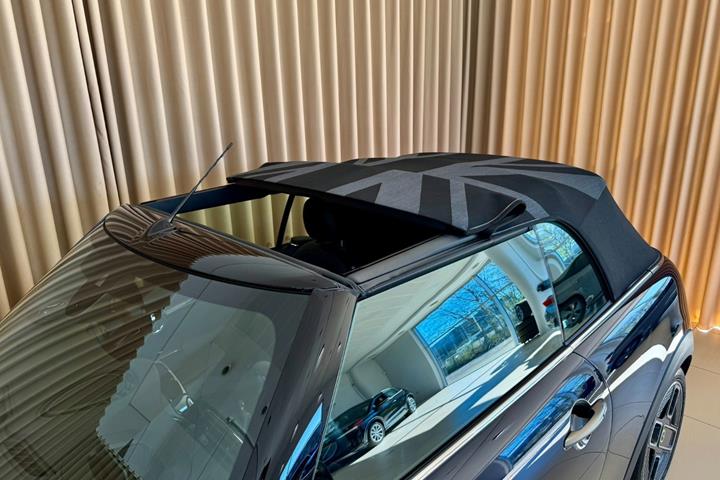 Sort Mini Cooper SE fra 2023