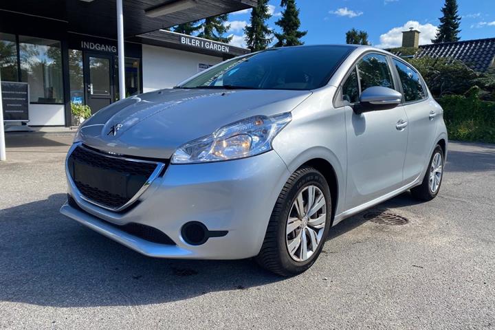 Sølv Peugeot 208 fra 2012