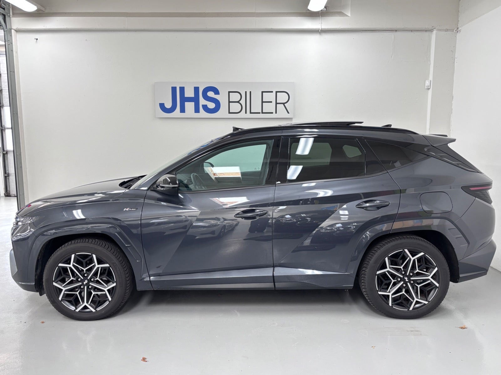 Grå Hyundai Tucson fra 2022