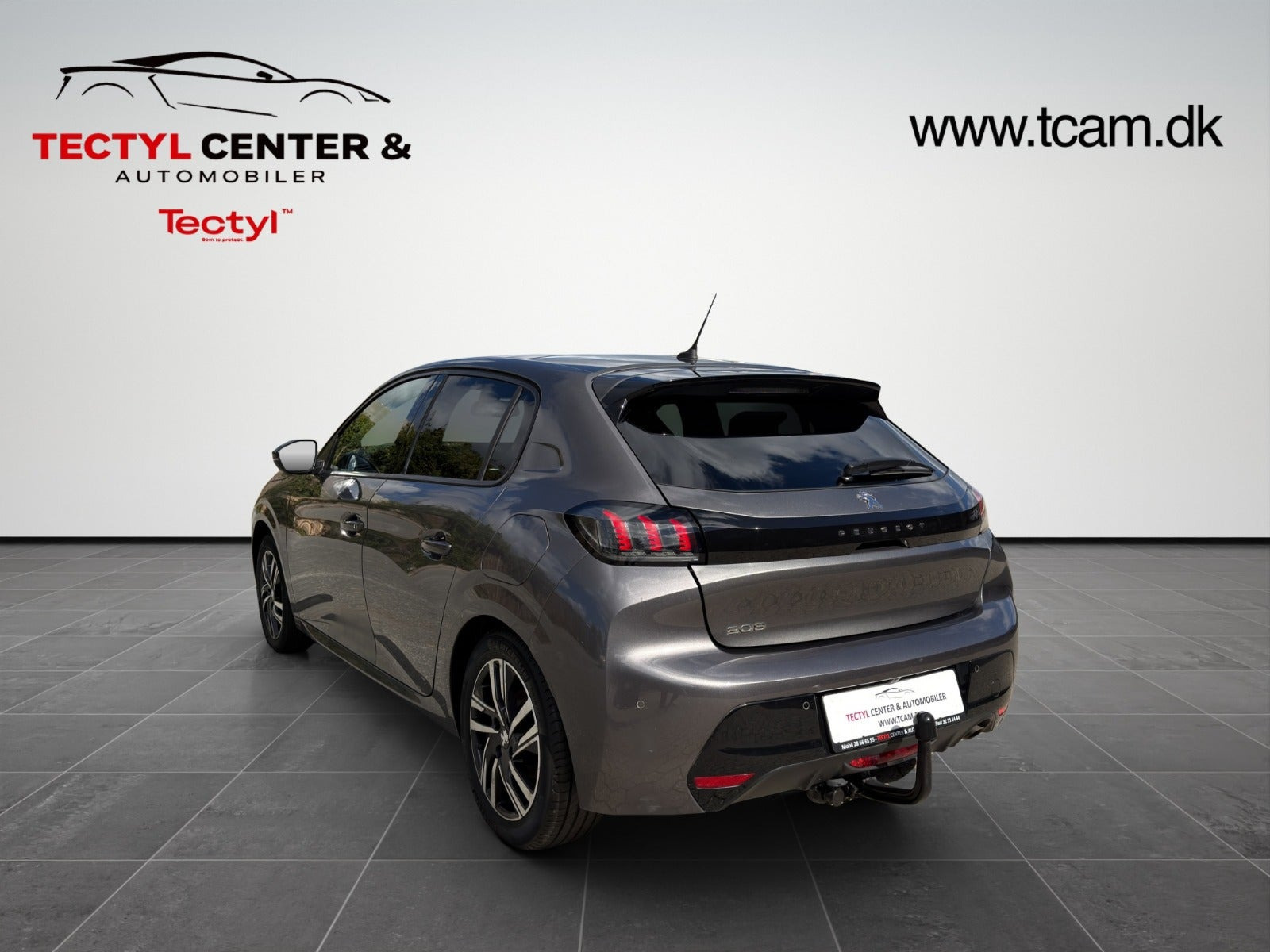 Grå Peugeot 208 fra 2021