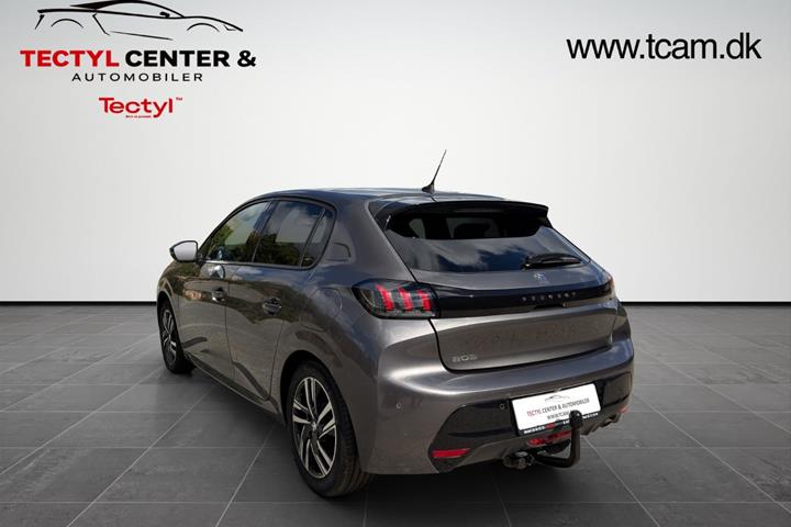 Grå Peugeot 208 fra 2021