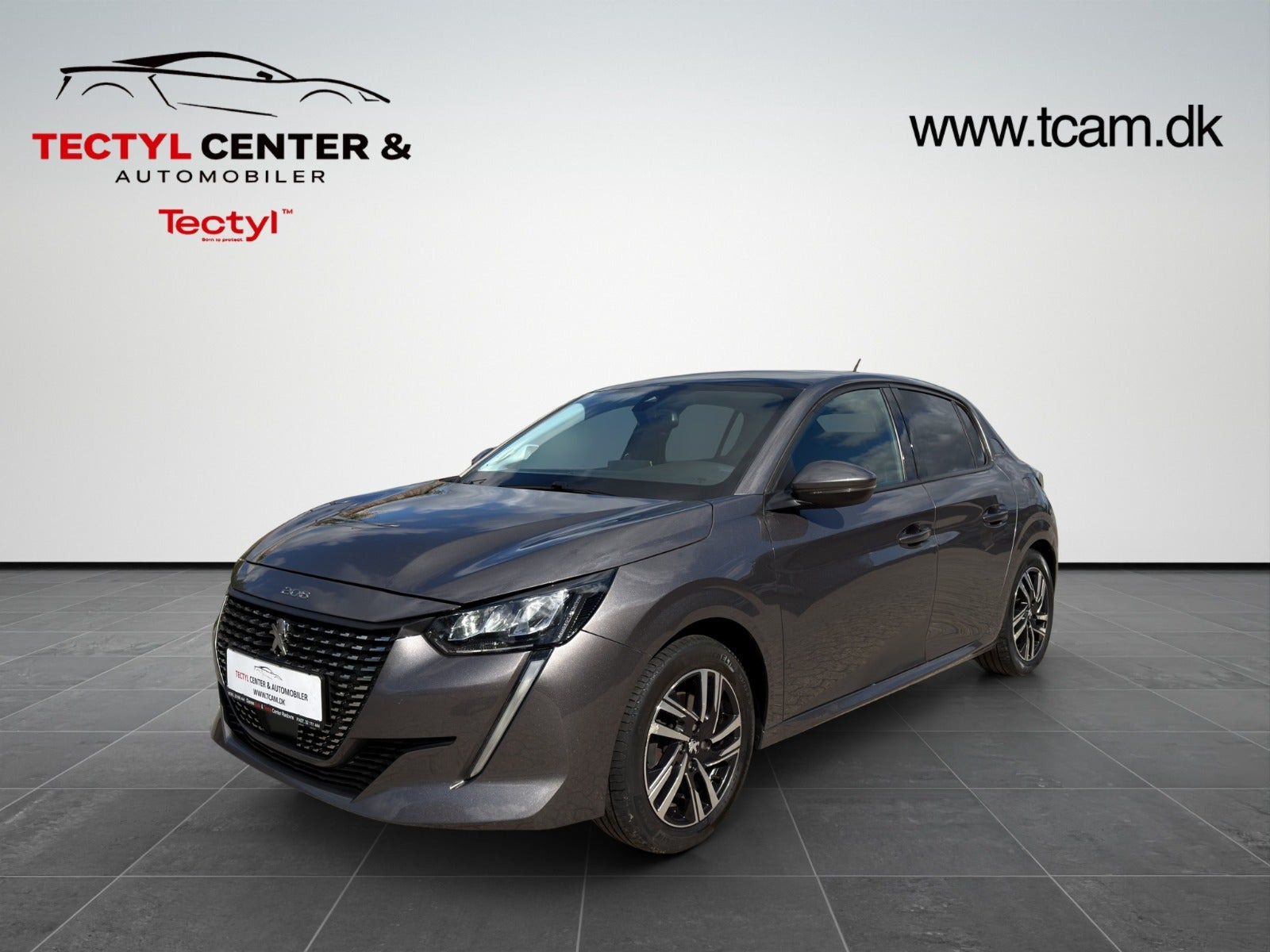Grå Peugeot 208 fra 2021
