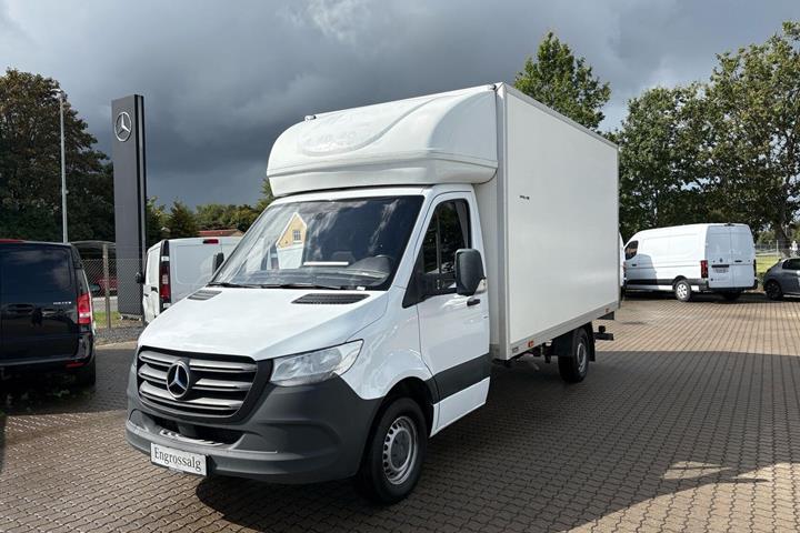 Hvid Mercedes Sprinter 317 fra 2023