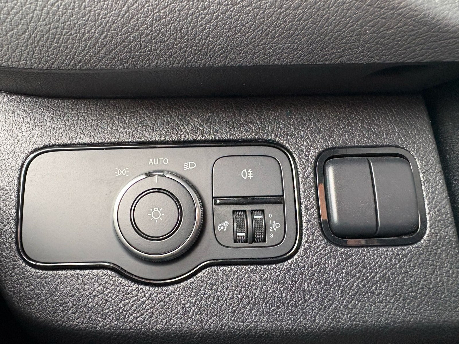 Hvid Mercedes Sprinter 317 fra 2023