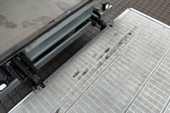 Hvid Mercedes Sprinter 317 fra 2023