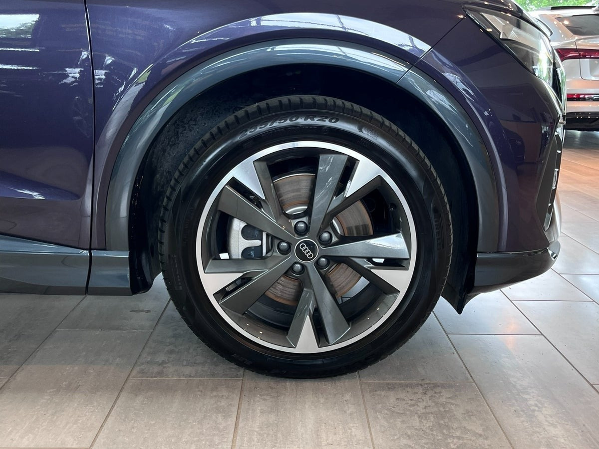 Lilla Audi Q4 e-tron fra 2024