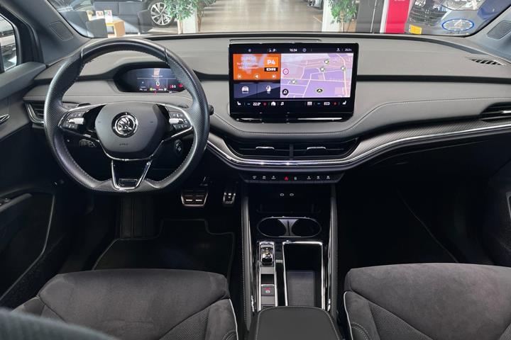 Sort Skoda Enyaq fra 2024