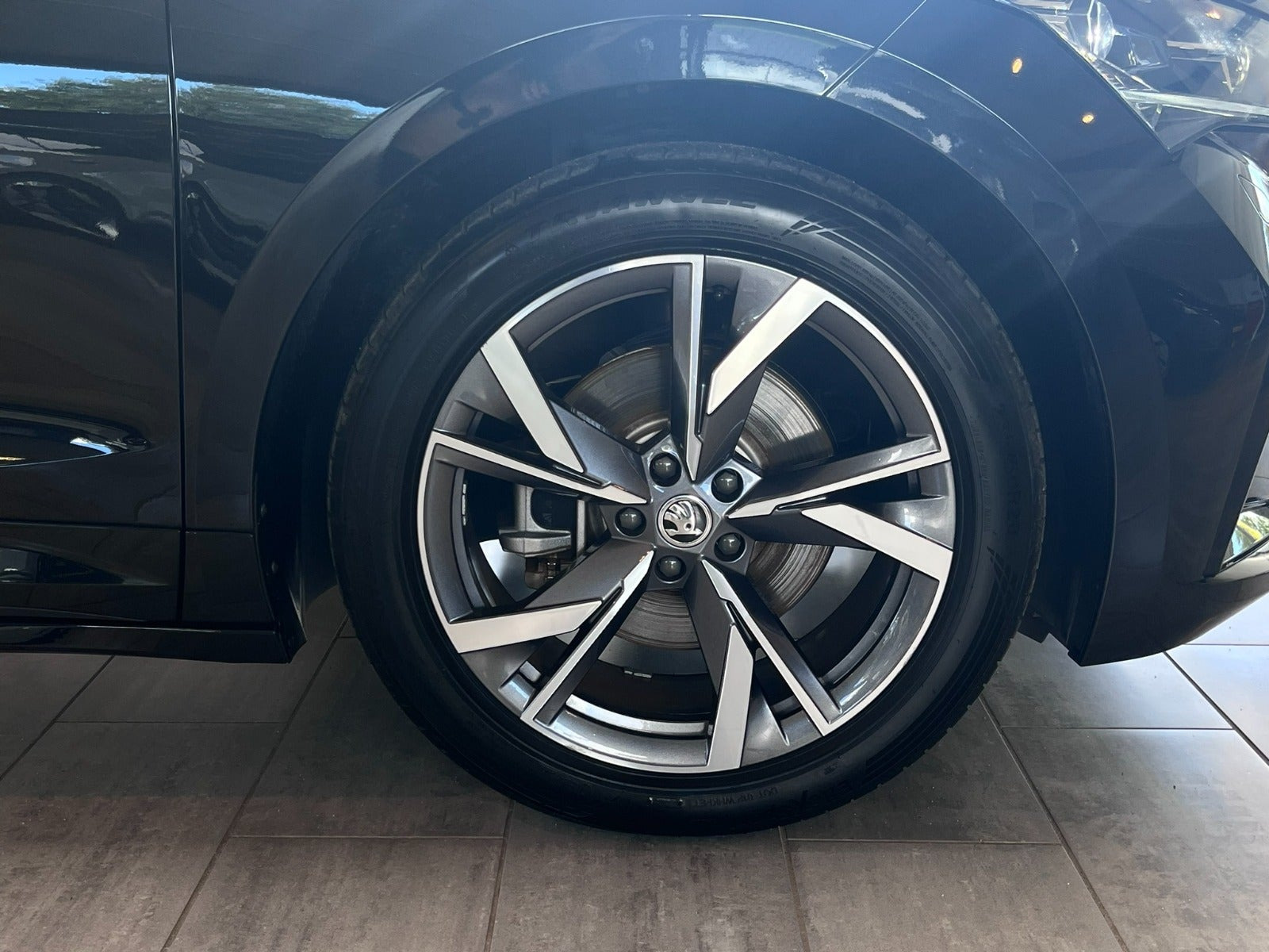 Sort Skoda Enyaq fra 2024