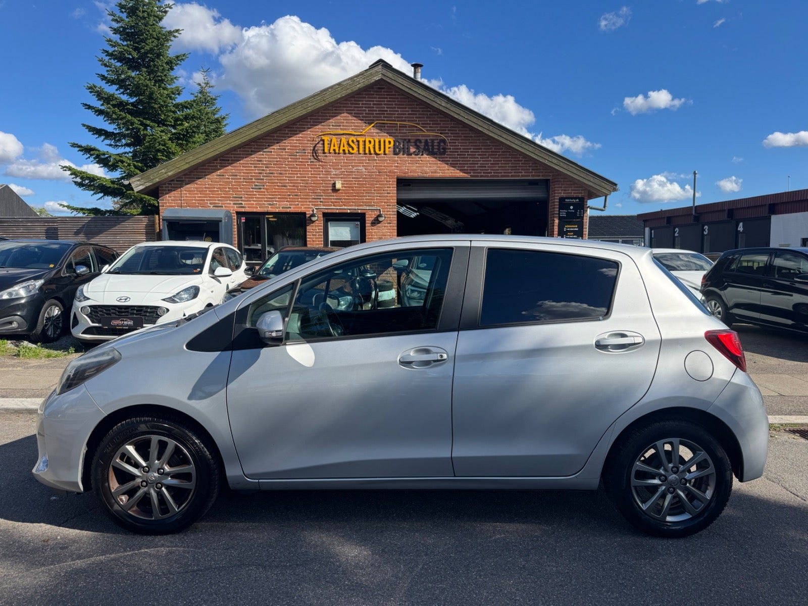 undefined Toyota Yaris fra 2014