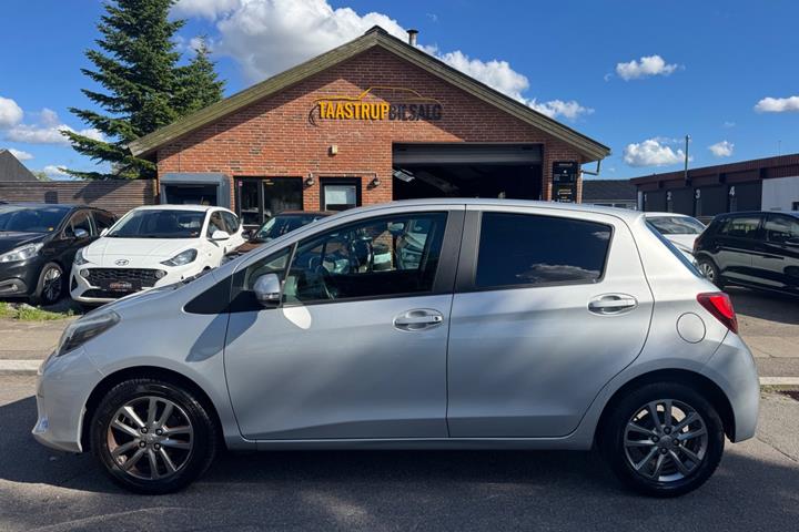 undefined Toyota Yaris fra 2014