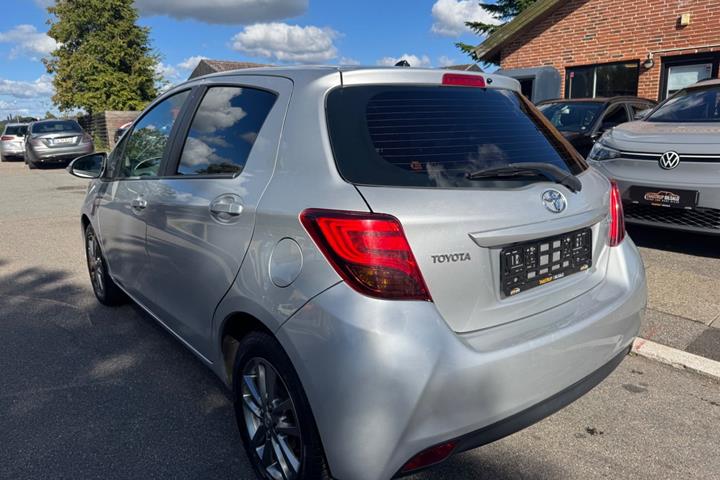 undefined Toyota Yaris fra 2014