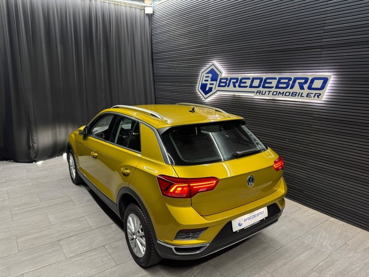 Grå VW T-Roc fra 2018