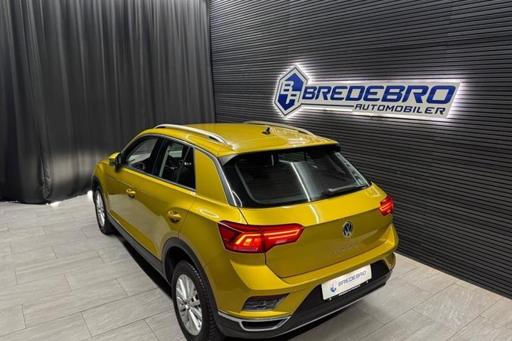 Grå VW T-Roc fra 2018