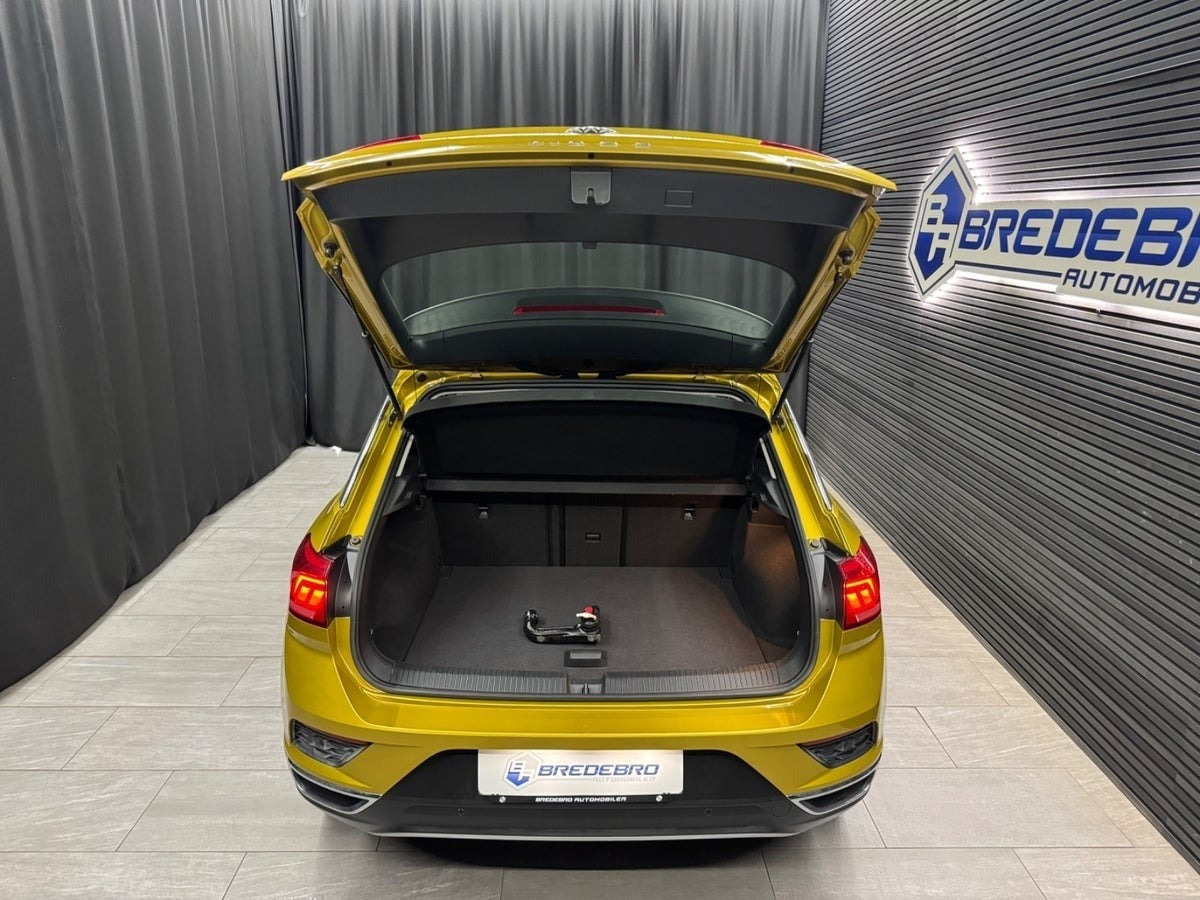 Grå VW T-Roc fra 2018