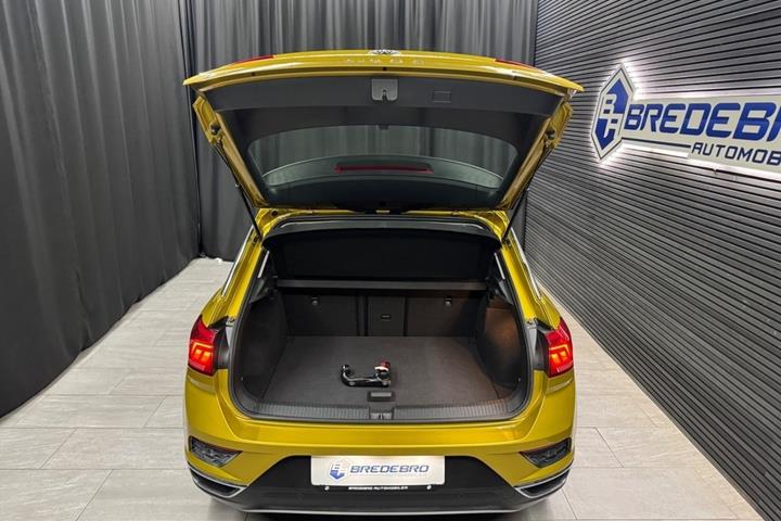 Grå VW T-Roc fra 2018