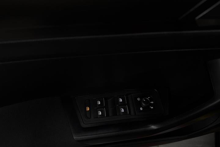 Grå VW T-Roc fra 2018