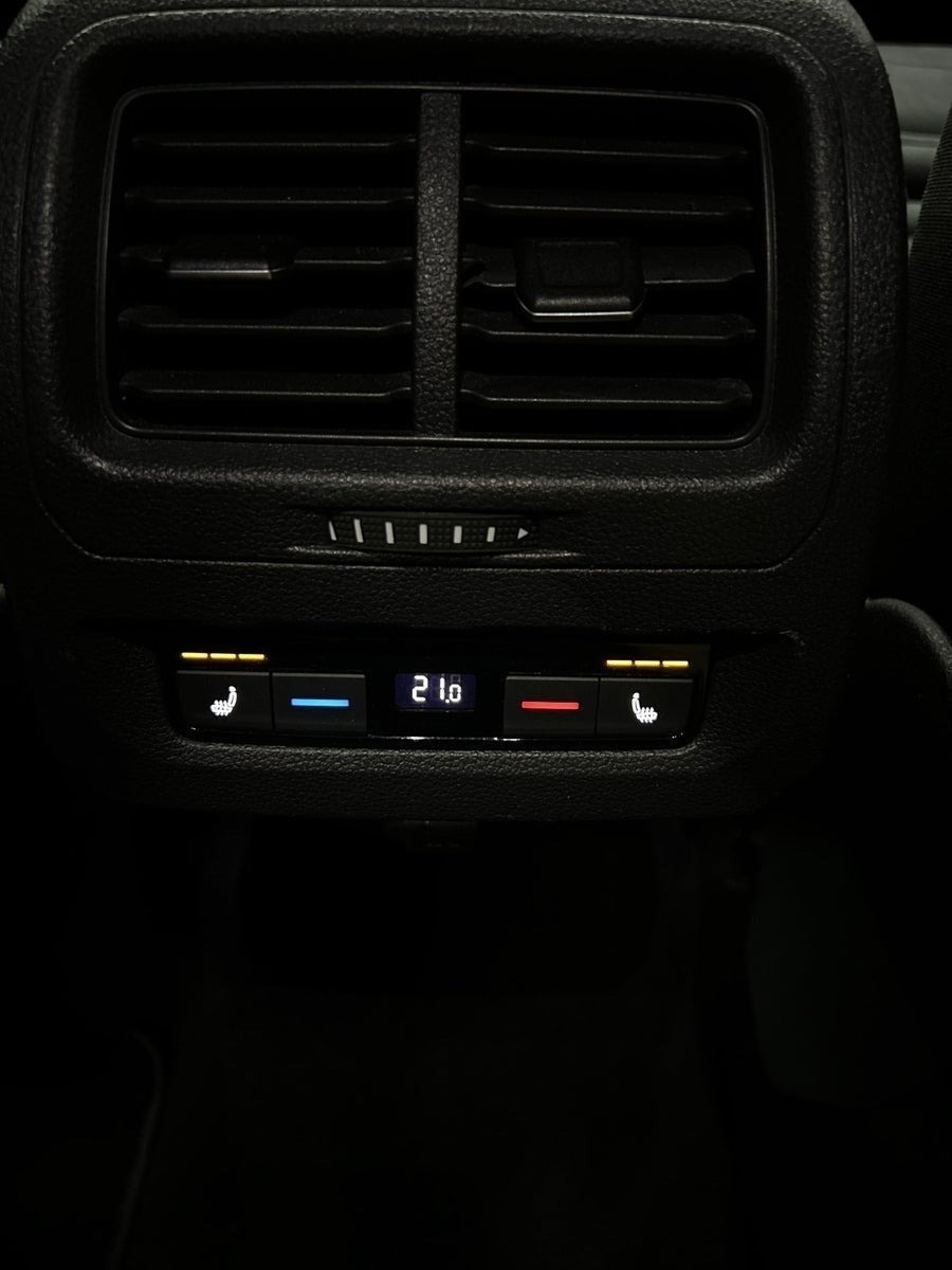Sølv VW Touran fra 2017