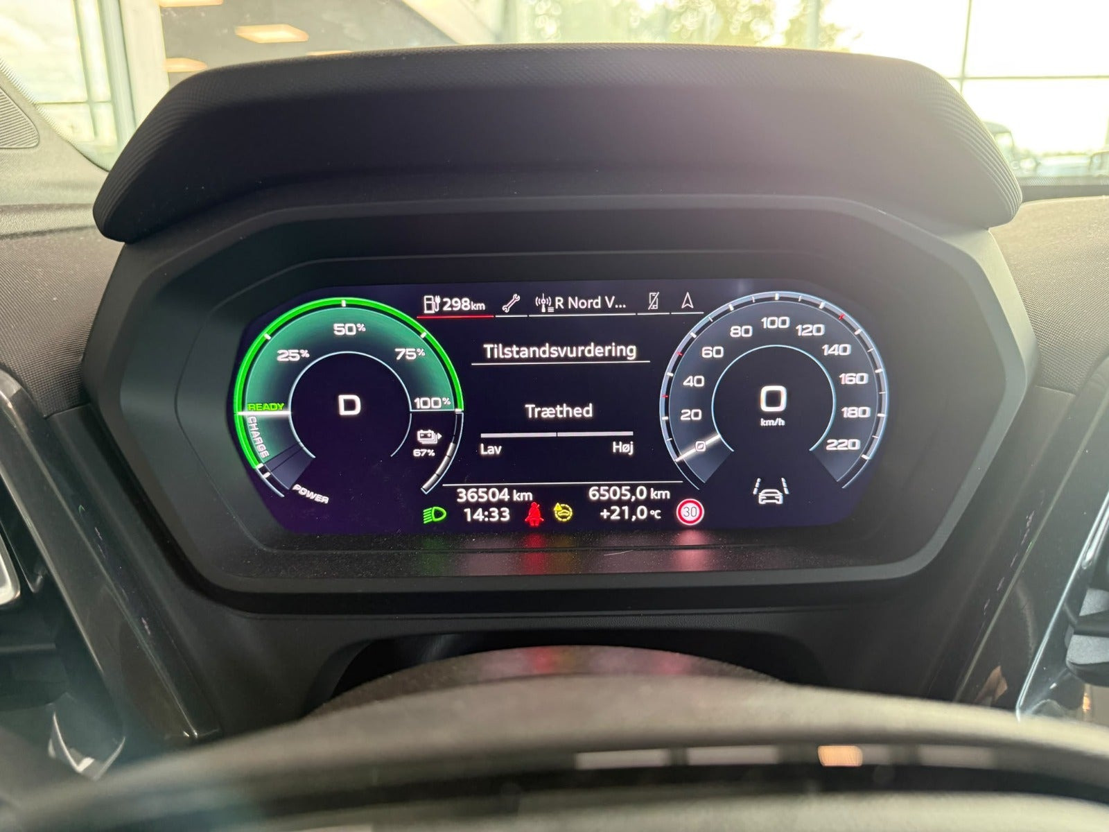 Grå Audi Q4 e-tron fra 2024
