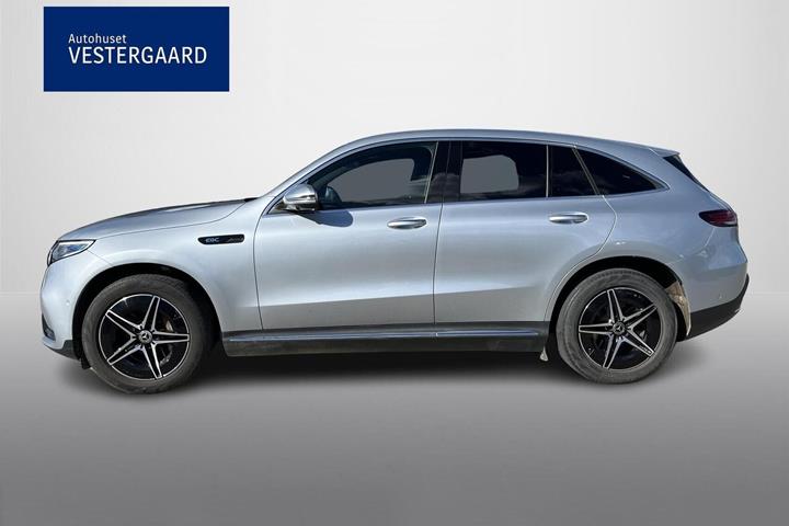 Blå Mercedes EQC400 fra 2023
