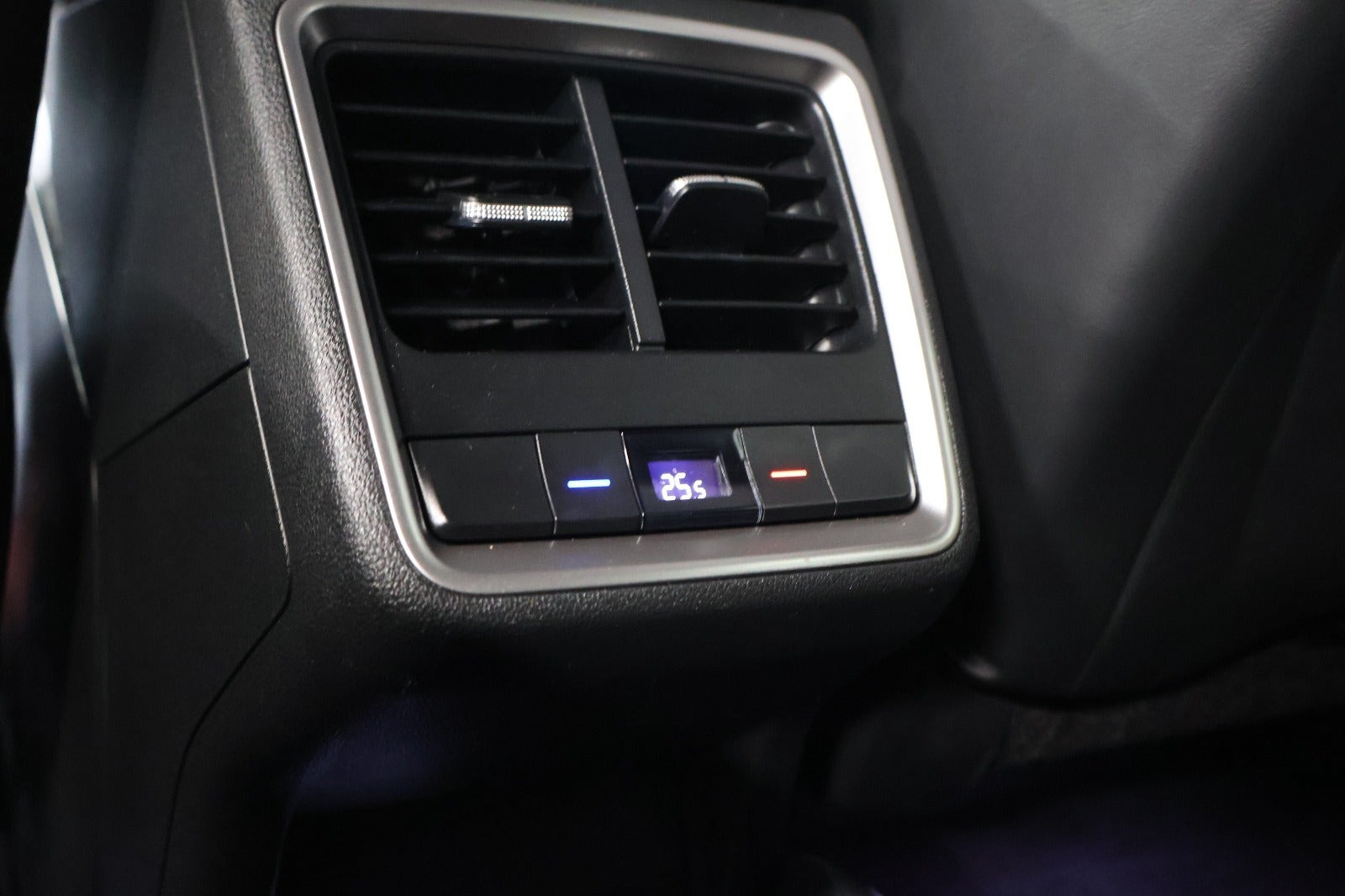 Hvid Skoda Enyaq fra 2026