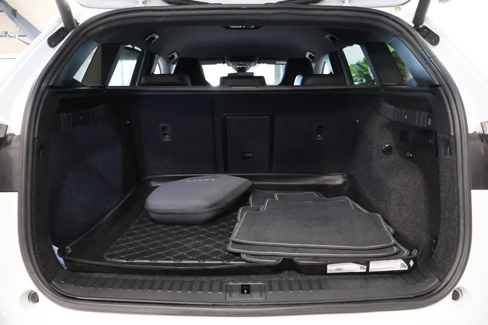 Hvid Skoda Enyaq fra 2026